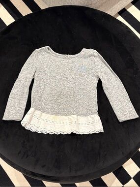 BabyGap Gray Knit Top with White Eyelet Hem Sz: 3T